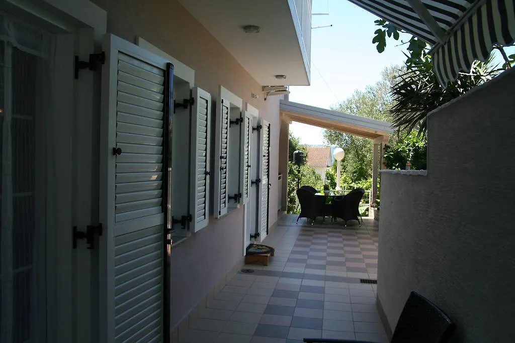 Apartments Soldo Pinezici  0*, Pinezici (Krk)